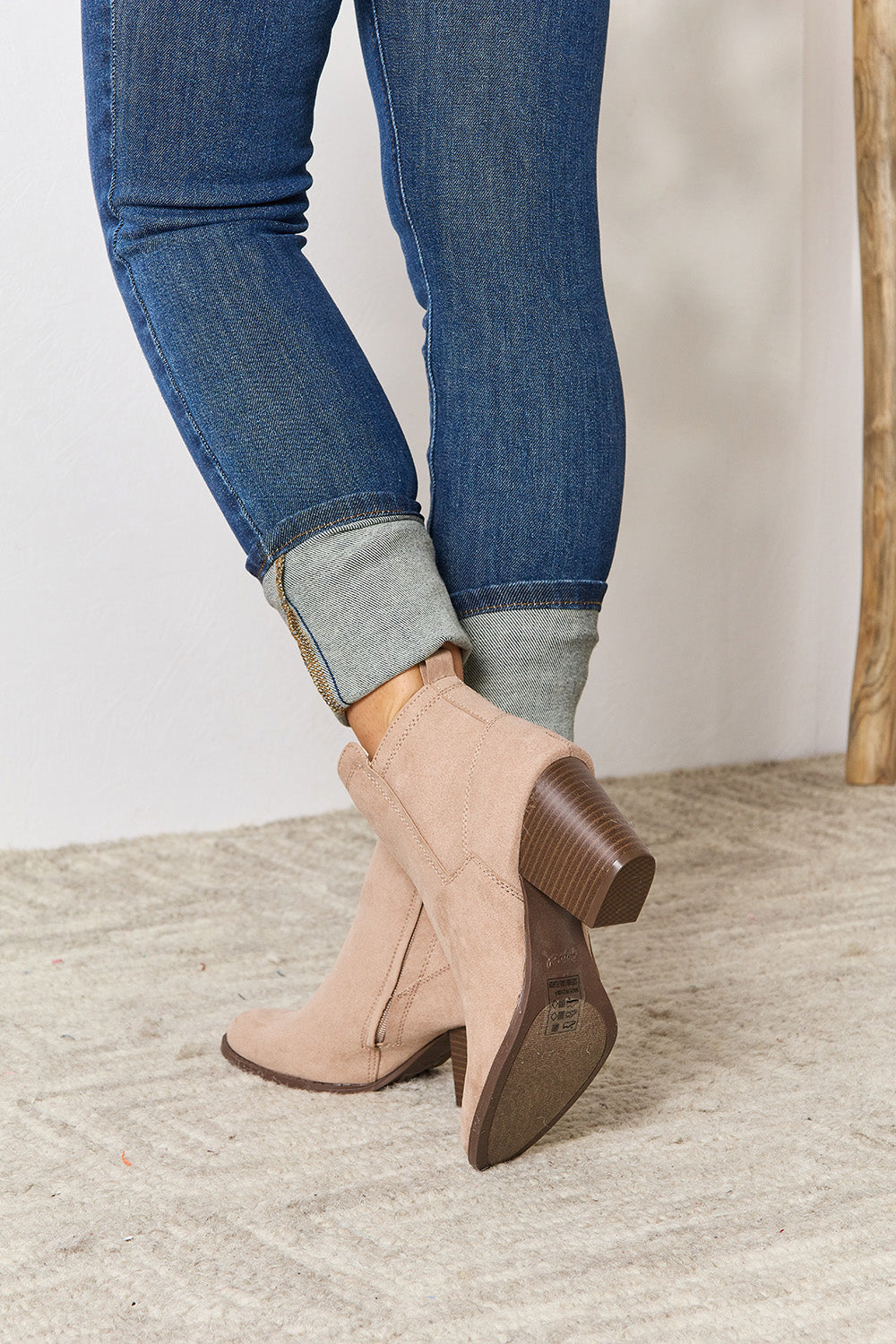 East Lion Corp Block Heel Point Toe Ankle Boots